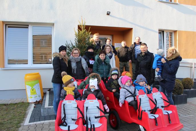Świąteczna choinka w Gminnym Klubie Dziecięcym