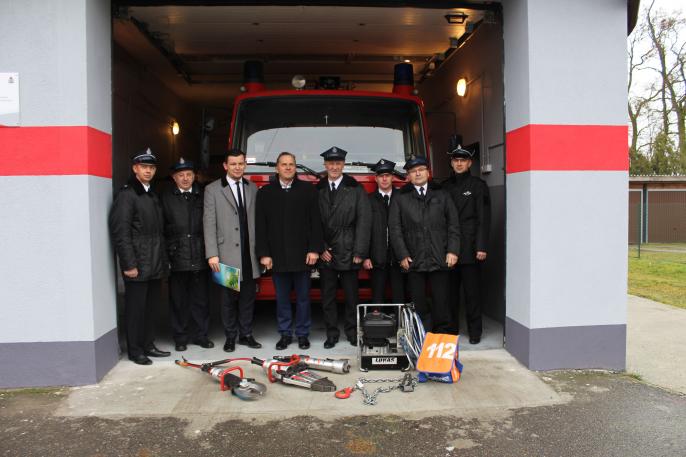 OSP Kąpiel z nowym sprzętem hydraulicznym 