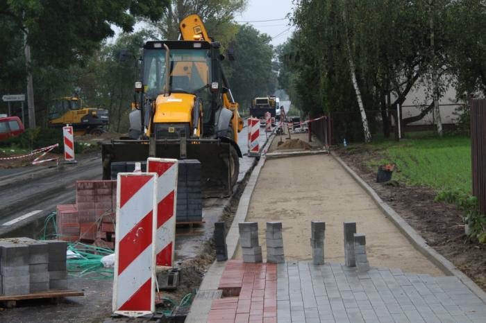 Trwa budowa chodnika w Przecławiu