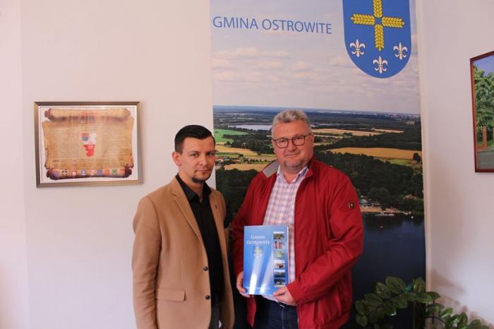 podpisanie u mowy na modernizację drogi w miejscowości Stara Olszyna