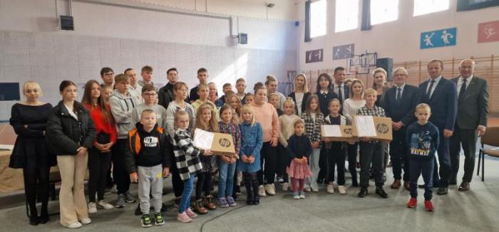 Przekazanie komputerów dla Beneficjentów Konkursu „Granty PPGR”